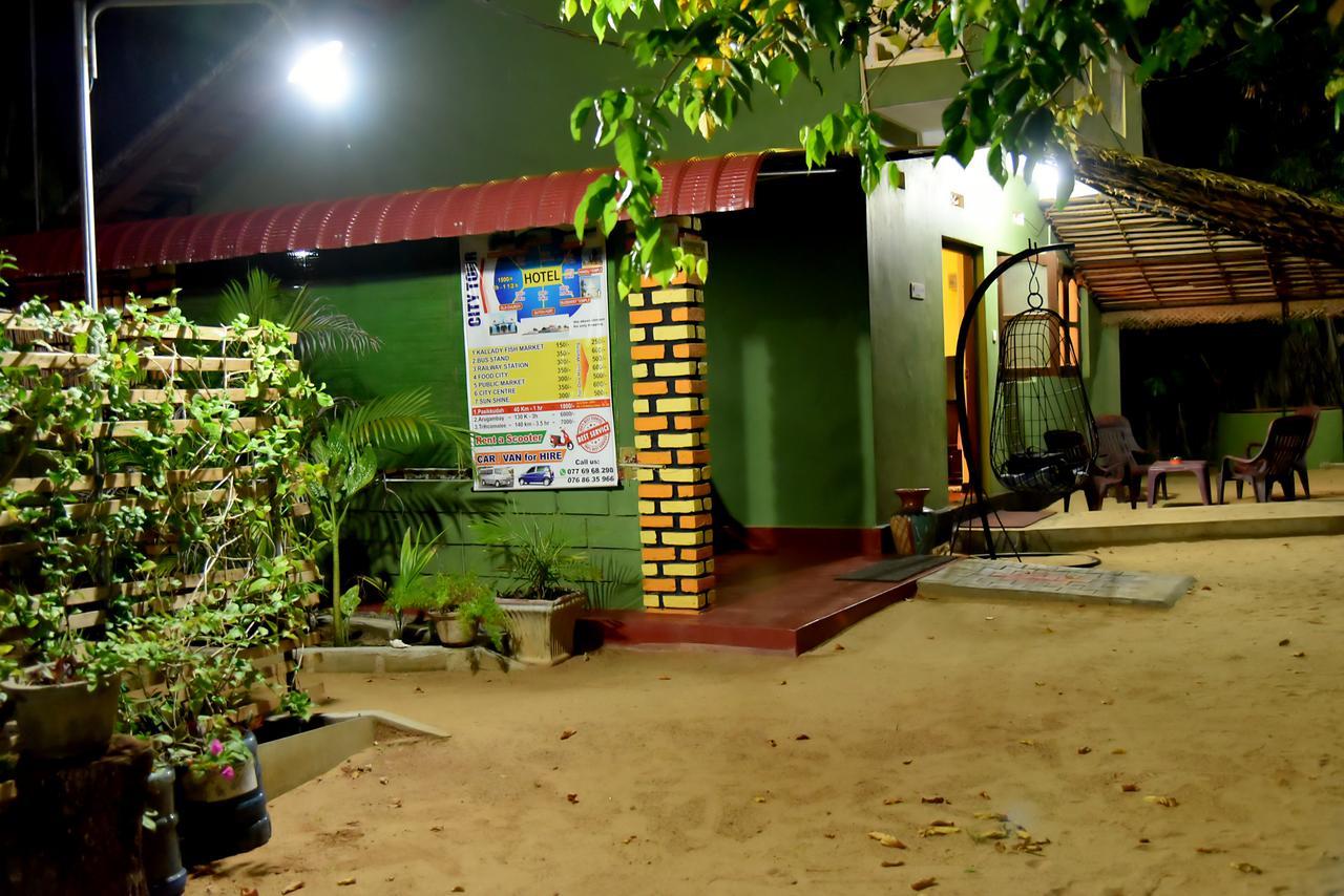 Naaval Beach Villa & Rooms Batticaloa Εξωτερικό φωτογραφία
